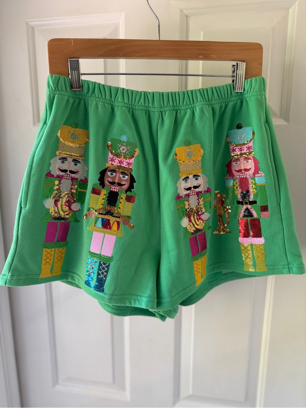 QUEEN OF SPARKLES Women's Nutcracker Band Shorts in Green M
